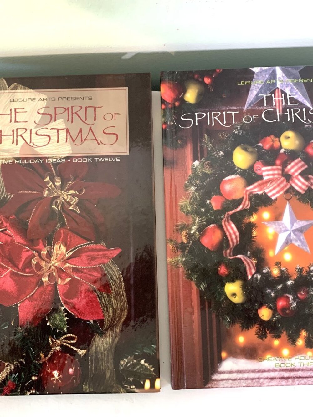 2 Leisure Arts Holiday Craft Books